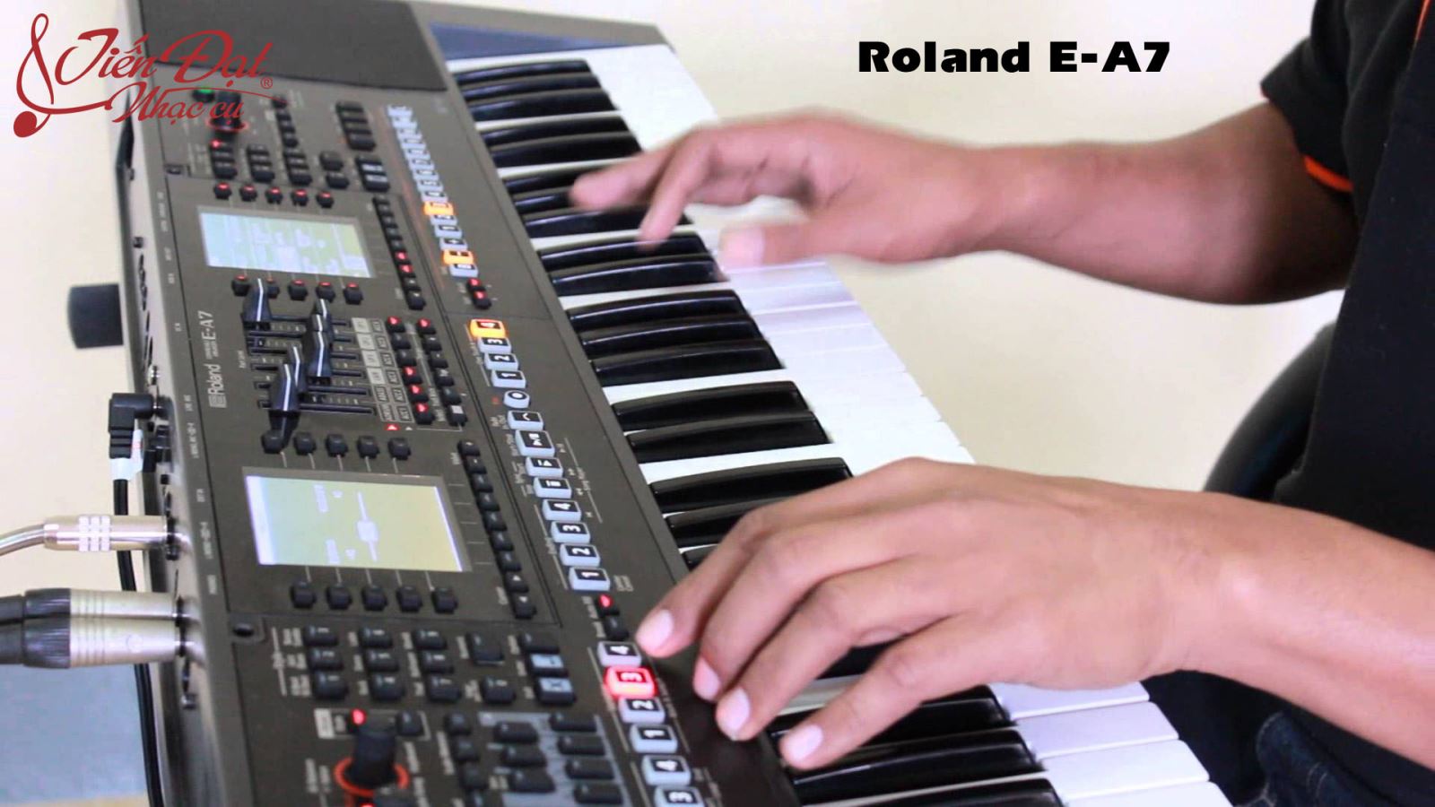 Organ Roland E-A7 3 tinh nang co ban
